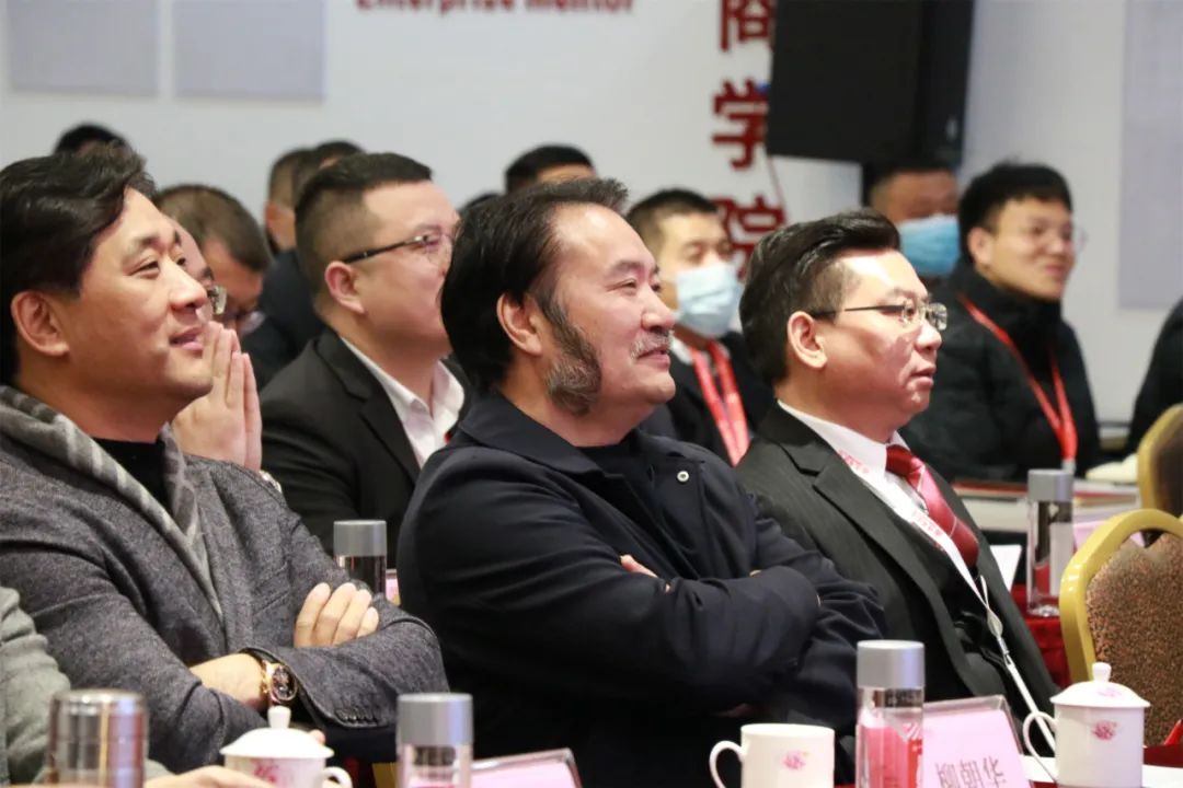 奮斗創(chuàng)造歷史 實干成就未來|將軍陶瓷集團2022新春工作會議圓滿召開(圖3)