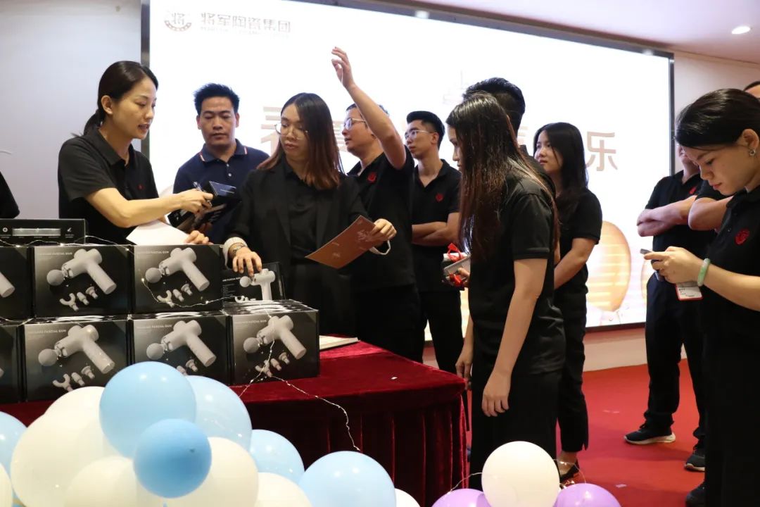 春夏拾光，喜辰共樂 | 將軍陶瓷集團(tuán)第二季度員工生日會(huì)圓滿舉辦！(圖13)