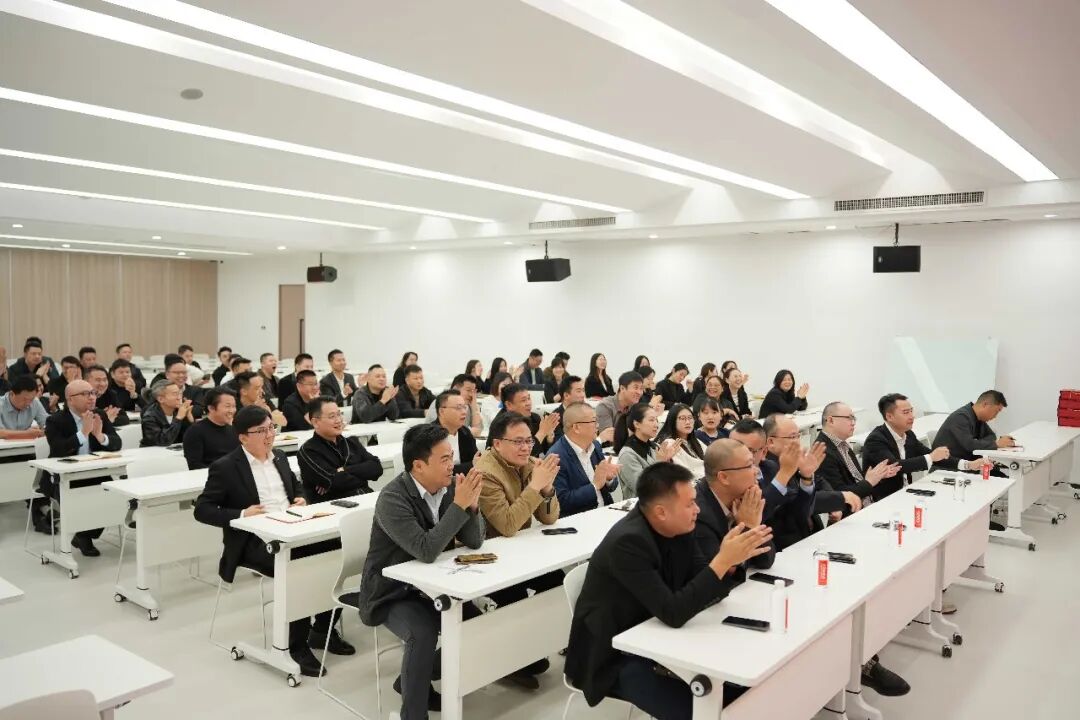 將軍陶瓷集團(tuán)十一月榮譽(yù)表彰盛會(huì)：以榮耀為炬，向收官?zèng)_刺(圖2)